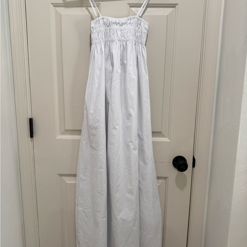 Elegant White Maxi Dress size is S